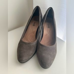 Clarks Grey Suede Soft Cushion Block Heel Pump